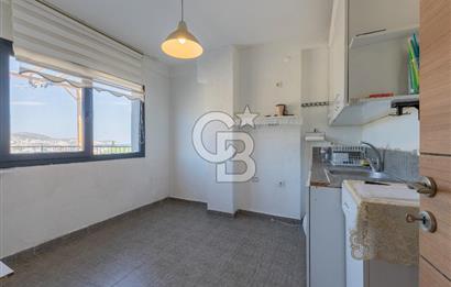 FOÇA KOZBEYLİ'DE DENİZ MANZARALI 6+2 SATILIK MÜSTAKİL VİLLA