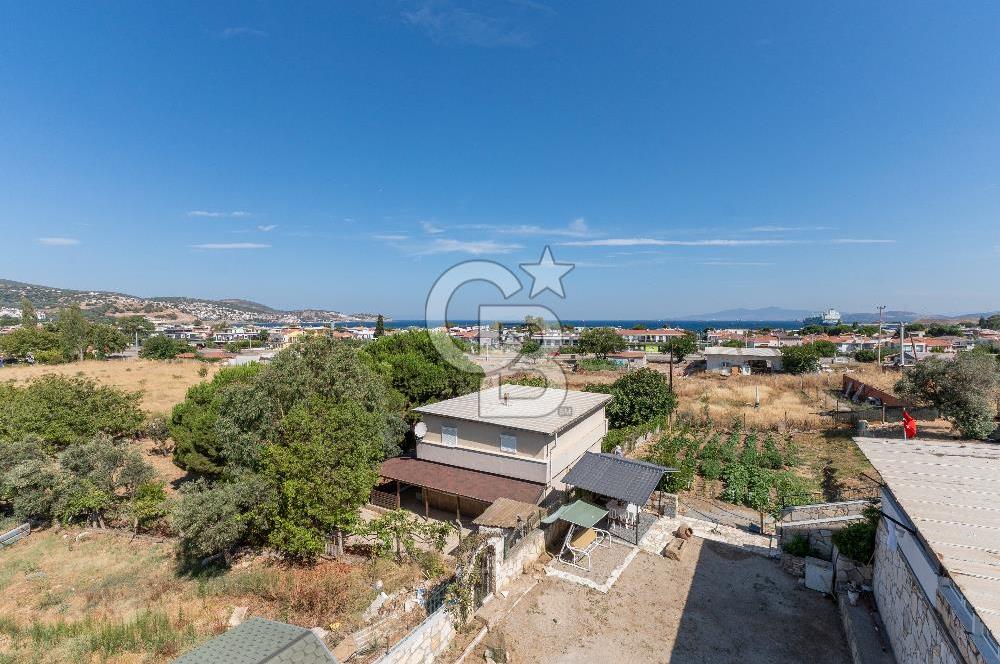 FOÇA KOZBEYLİ'DE DENİZ MANZARALI 6+2 SATILIK MÜSTAKİL VİLLA
