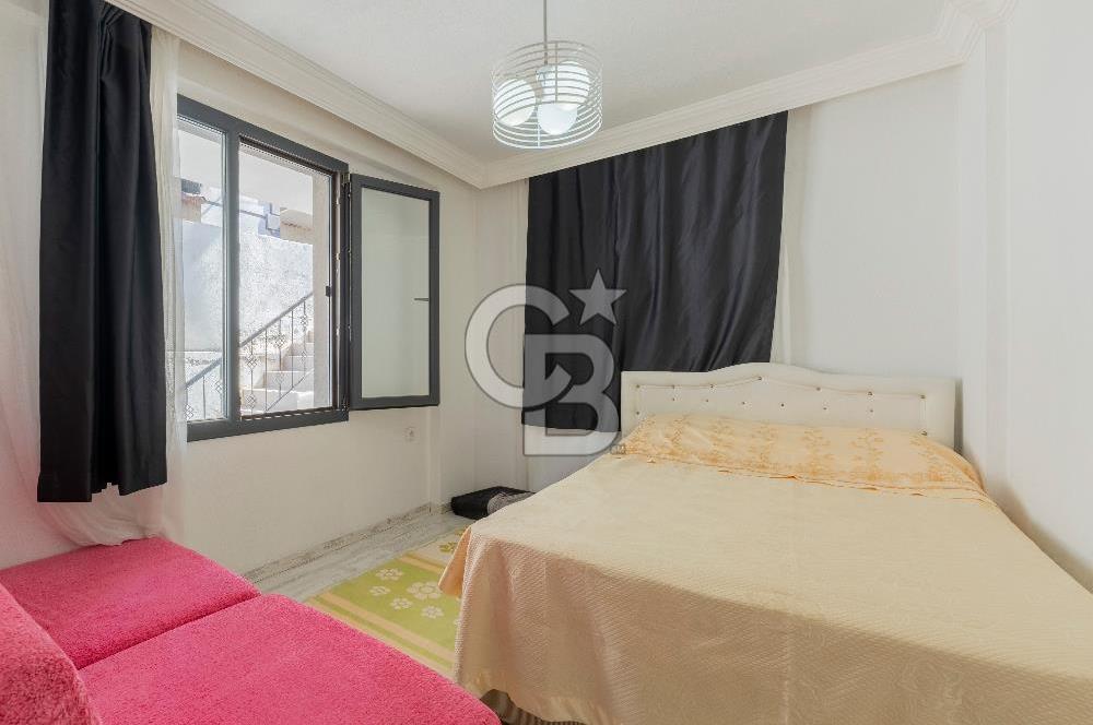 FOÇA KOZBEYLİ'DE DENİZ MANZARALI 6+2 SATILIK MÜSTAKİL VİLLA