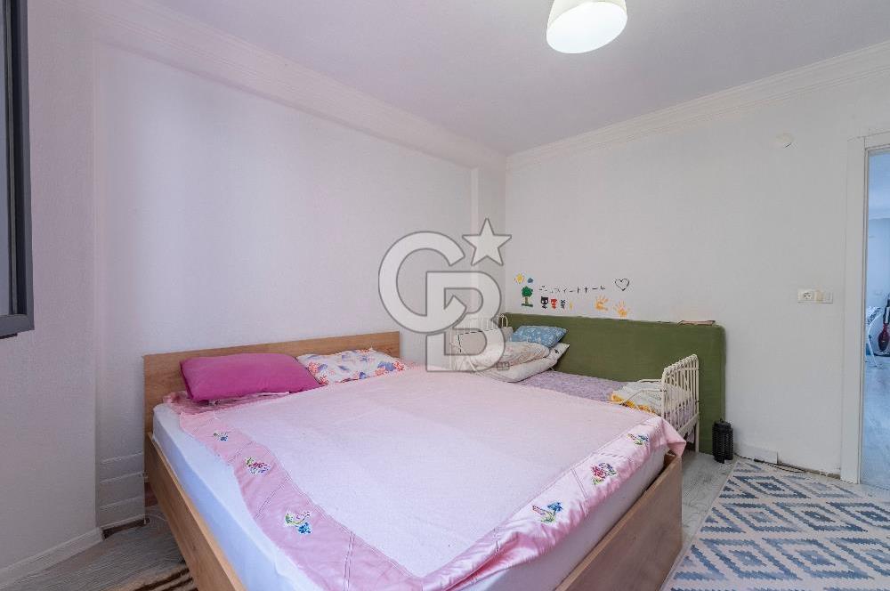 FOÇA KOZBEYLİ'DE DENİZ MANZARALI 6+2 SATILIK MÜSTAKİL VİLLA
