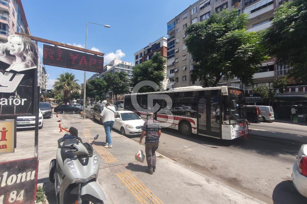 Konak Eşrefpaşa Yeşillik Caddesi Üzeri Satılık Dükkan