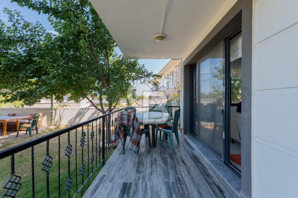 FOÇA KOZBEYLİ'DE DENİZ MANZARALI 6+2 SATILIK MÜSTAKİL VİLLA