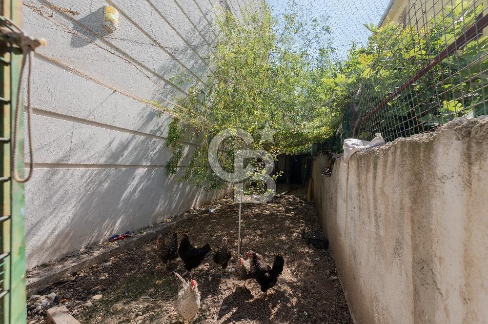 FOÇA KOZBEYLİ'DE DENİZ MANZARALI 6+2 SATILIK MÜSTAKİL VİLLA