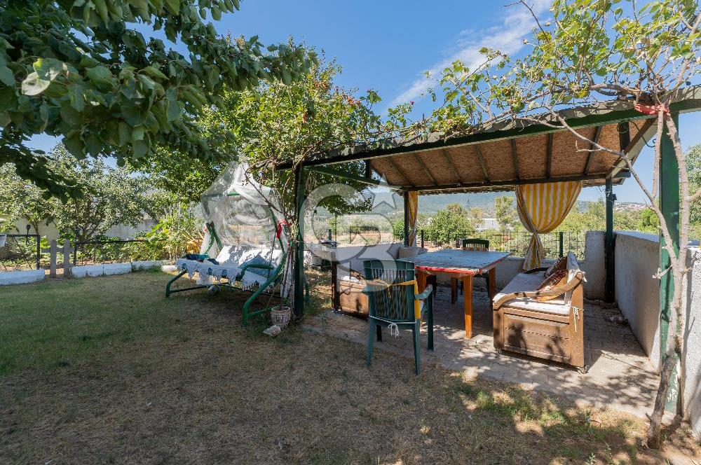 FOÇA KOZBEYLİ'DE DENİZ MANZARALI 6+2 SATILIK MÜSTAKİL VİLLA