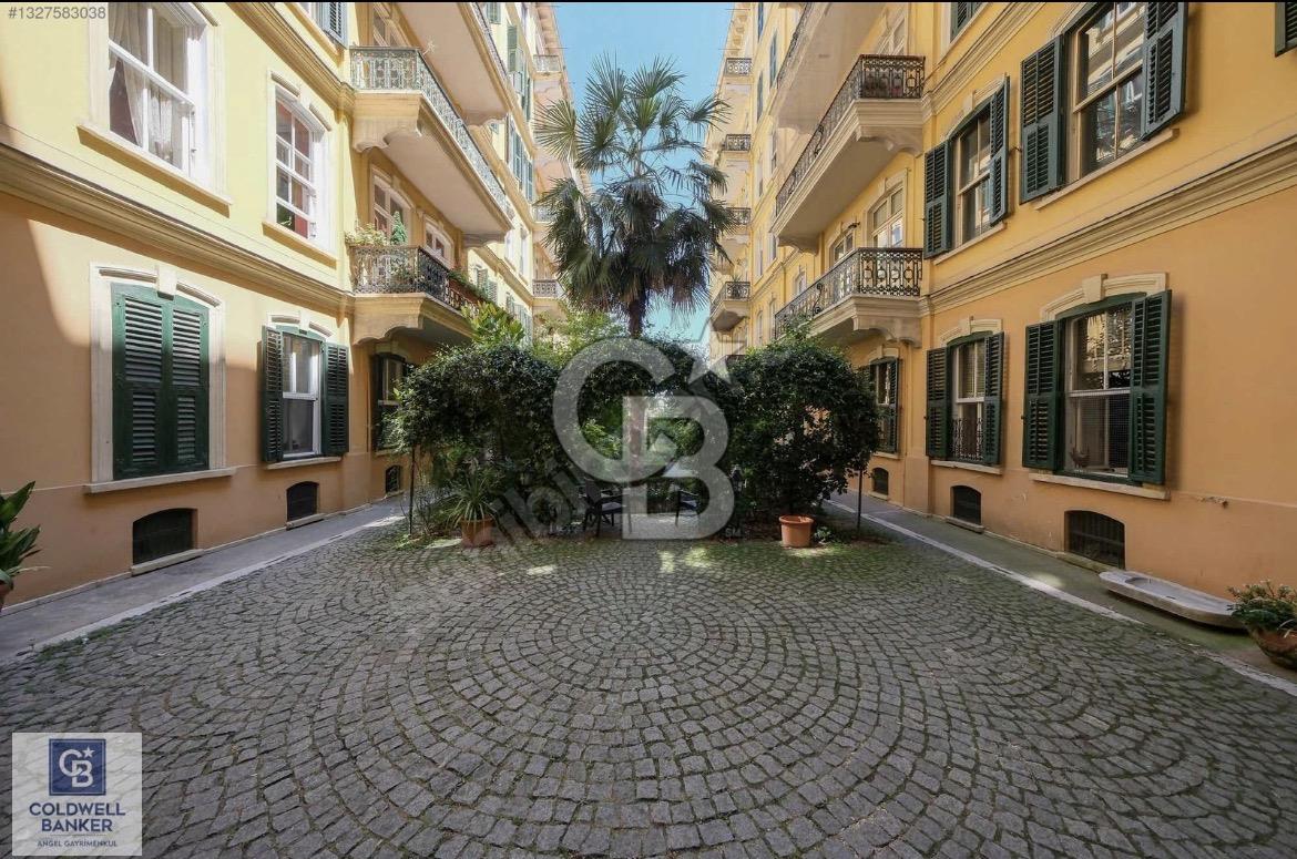 DOĞAN APARTMANINDA BOĞAZ MANZARALI 210 m² PRESTİJ DAİRESİ | 4+1