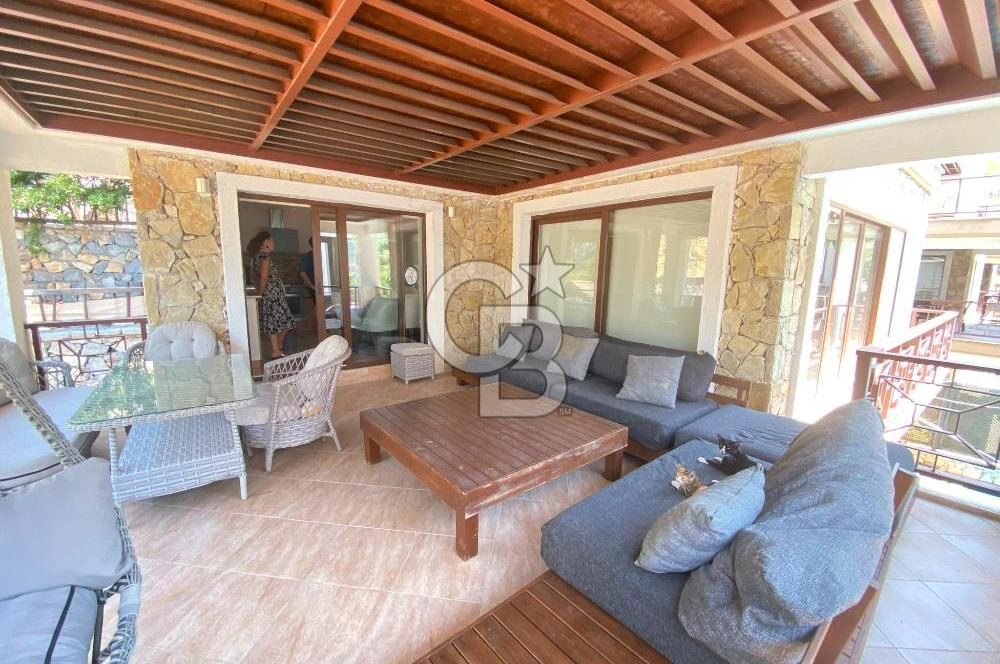 MUĞLA / GÖCEK'TE SATILIK 4 KATLI DENİZ MANZARALI VİLLA