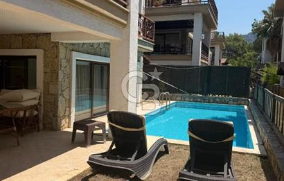 MUĞLA / GÖCEK'TE SATILIK 4 KATLI DENİZ MANZARALI VİLLA