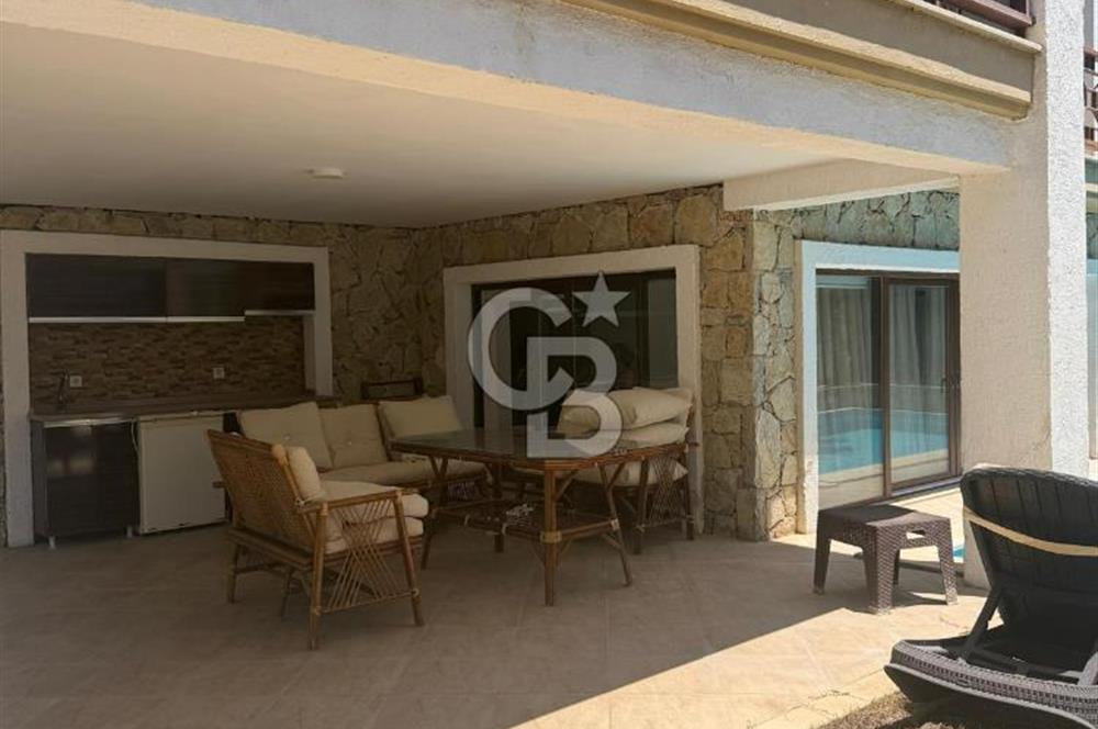 MUĞLA / GÖCEK'TE SATILIK 4 KATLI DENİZ MANZARALI VİLLA