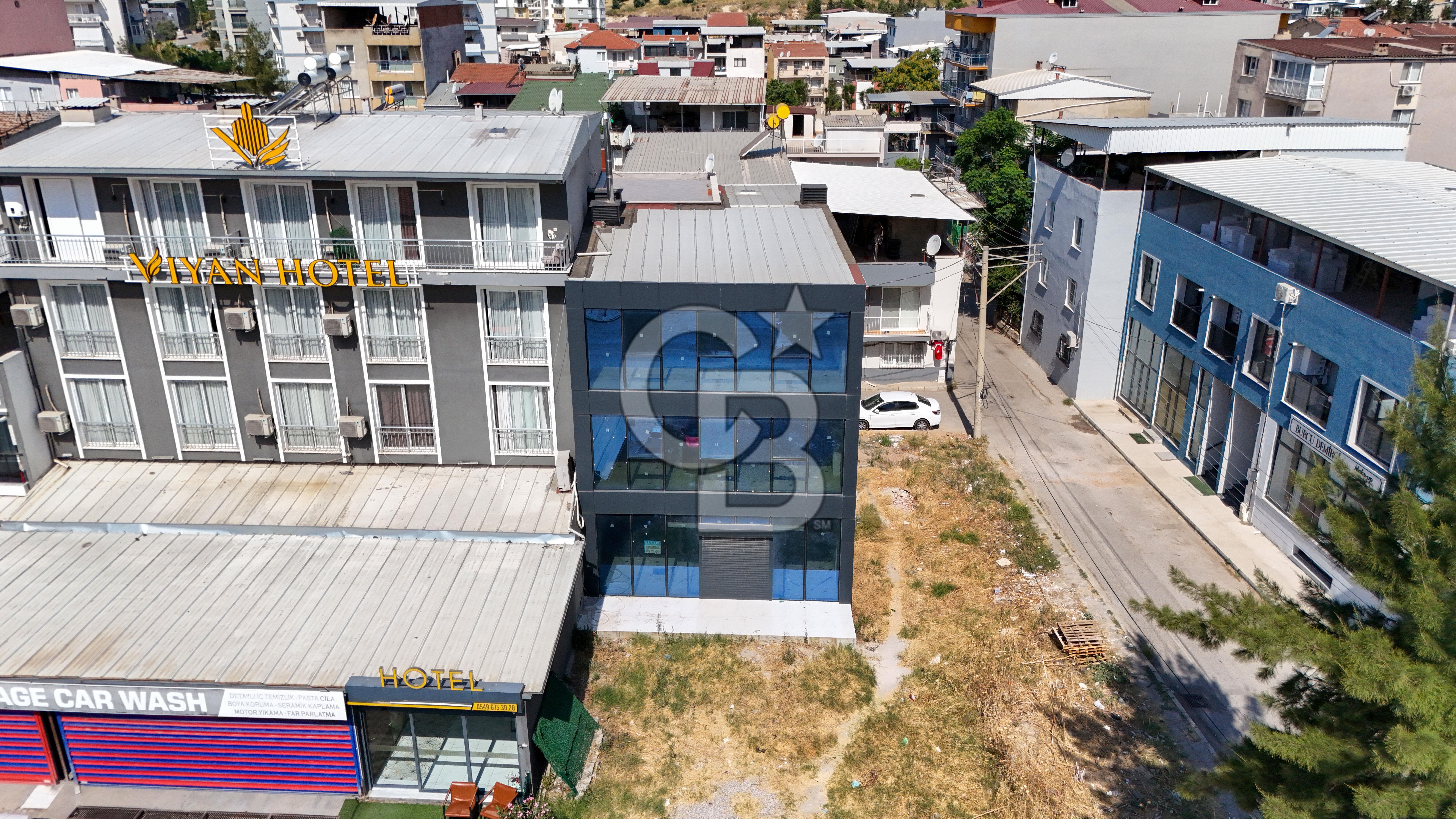 HARMANDALIDA ANA CADDE ÜZERİ 350 m² KİRALIK ASANSÖRLÜ DÜKKAN