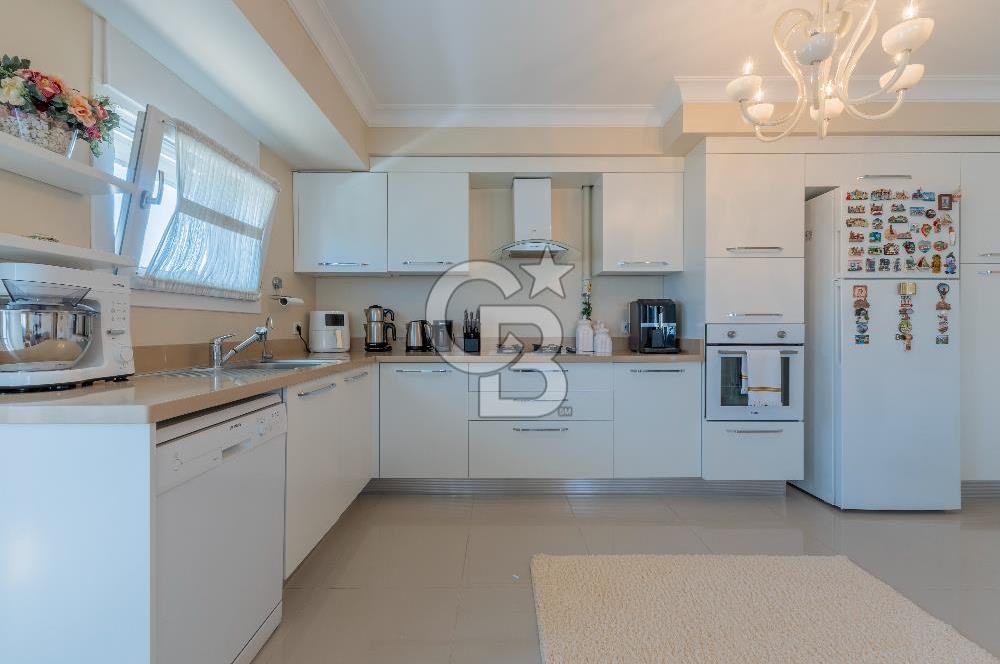URLADA TERASLI 4+1 DUBLEKS ÖZEL VE LÜKS SATILIK DAİRE