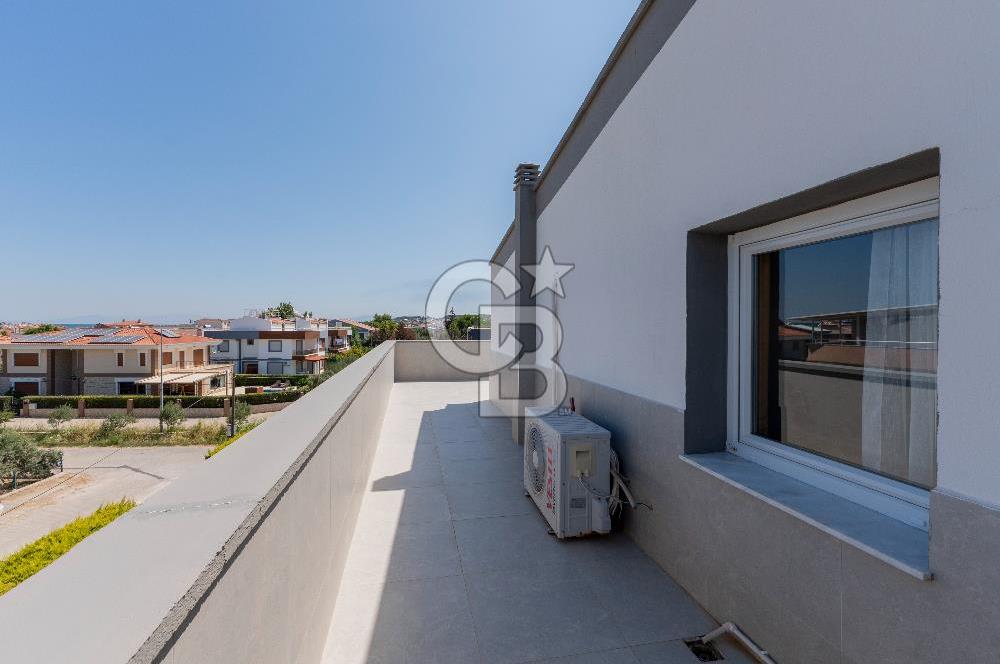 URLADA TERASLI 4+1 DUBLEKS ÖZEL VE LÜKS SATILIK DAİRE