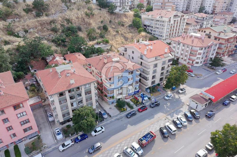 Seyranbağları İncesu Cd. 3. kat 3+1 145 m2 2 Banyo Kiralık Daire