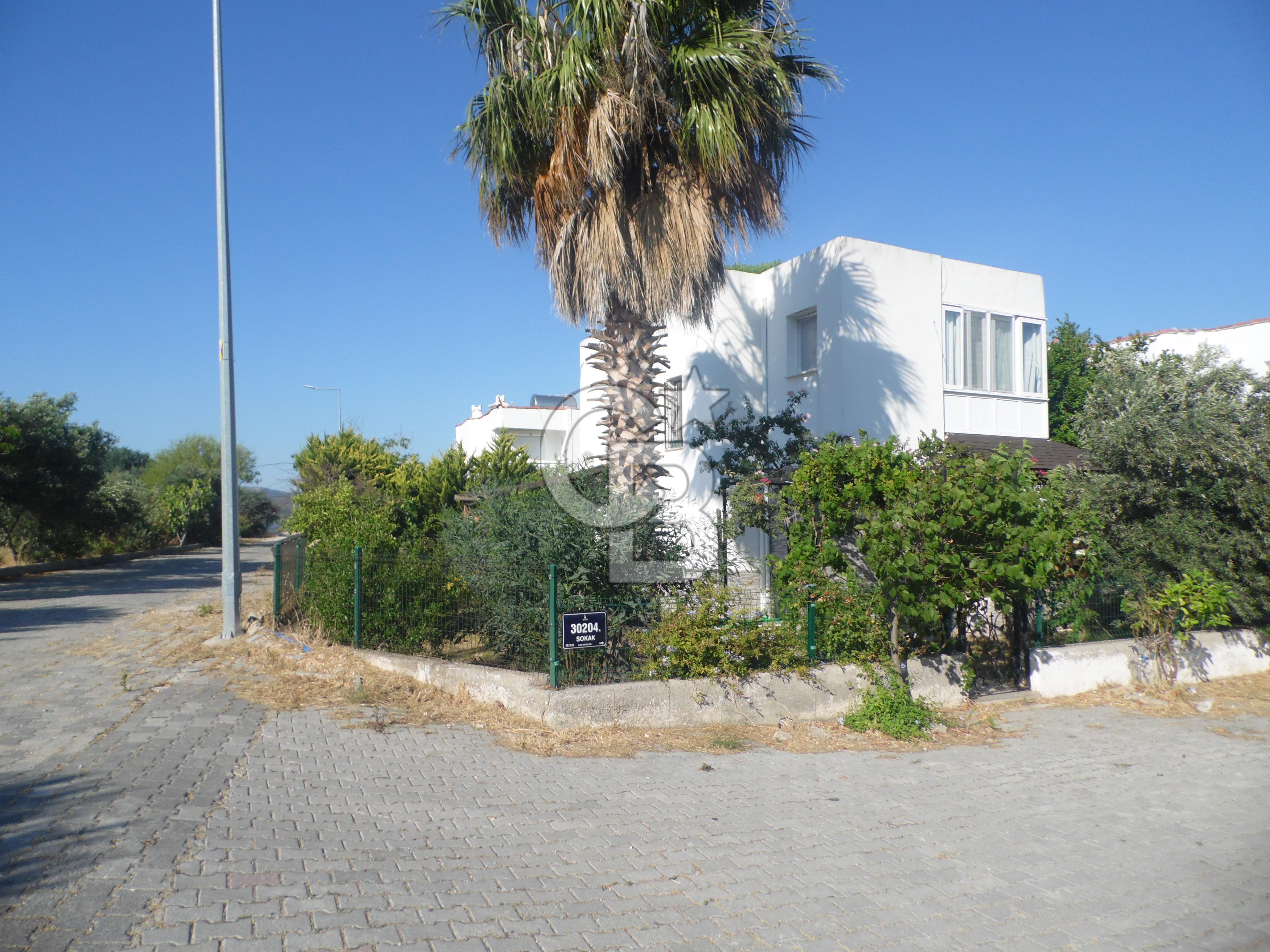 ÇEŞME ILDIRDA DENİZE YÜRÜME MESAFESİNDE MÜSTAKİL YAZLIK