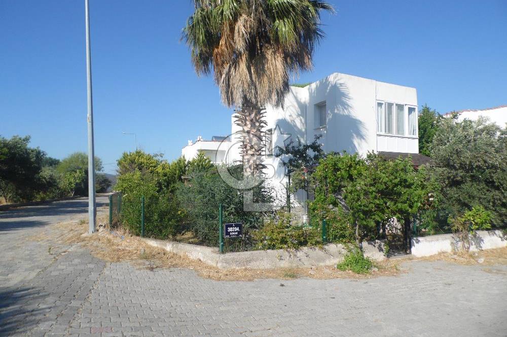 ÇEŞME ILDIRDA DENİZE YÜRÜME MESAFESİNDE MÜSTAKİL YAZLIK