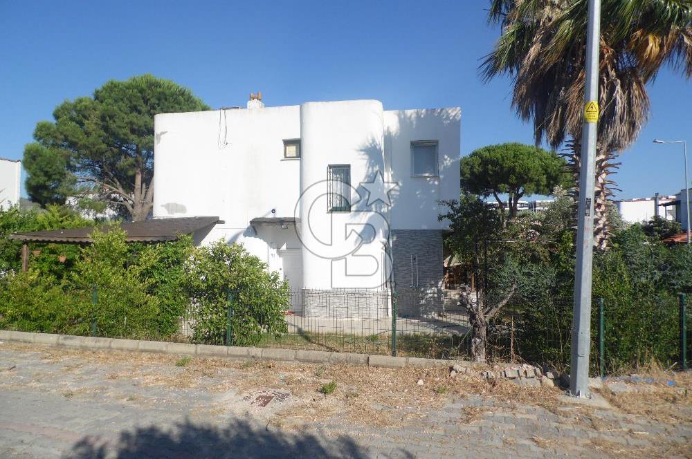 ÇEŞME ILDIRDA DENİZE YÜRÜME MESAFESİNDE MÜSTAKİL YAZLIK