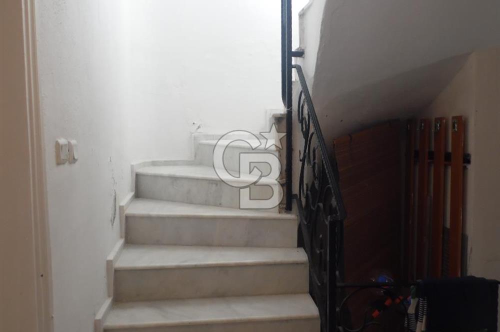ÇEŞME ILDIRDA DENİZE YÜRÜME MESAFESİNDE MÜSTAKİL YAZLIK