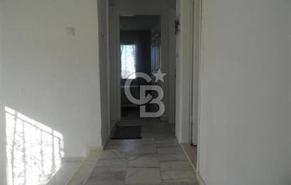 ÇEŞME ILDIRDA DENİZE YÜRÜME MESAFESİNDE MÜSTAKİL YAZLIK