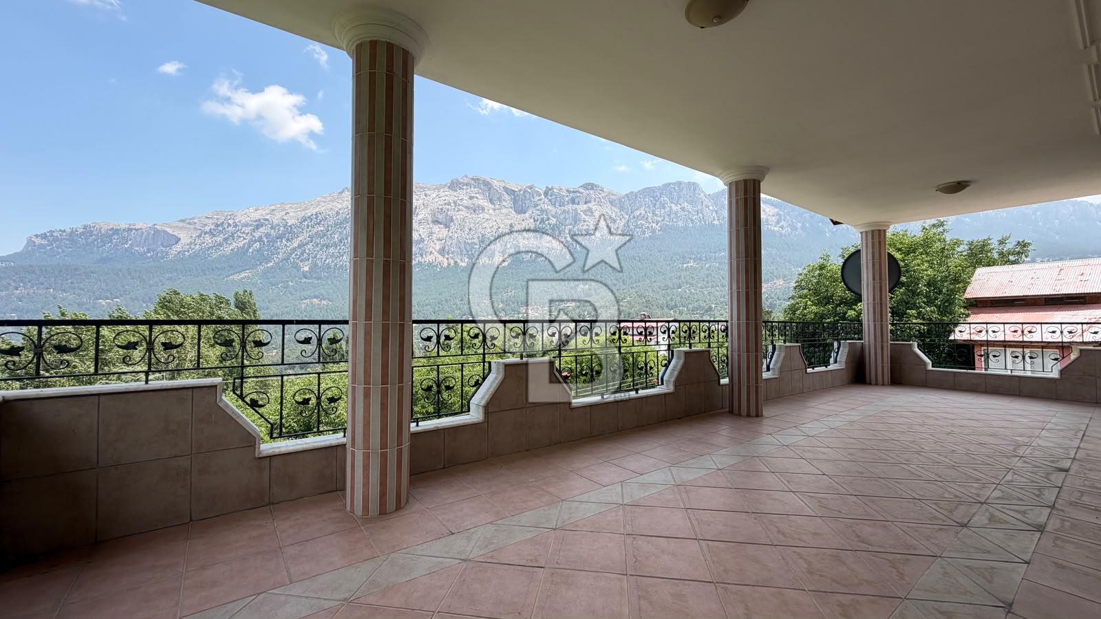 Pozantı Akçatekir de Manzaralı 4 Katlı Müstakil Yayla Evi