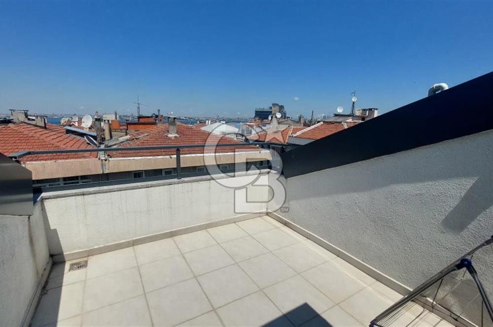 MODA'DA TERASLI DENİZ GÖREN 2+1 DAİRE