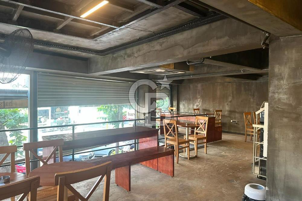 Beşiktaş Ihlamurdere Cad. Köşe Konum Devren Kiralık 3 Katlı Kafe