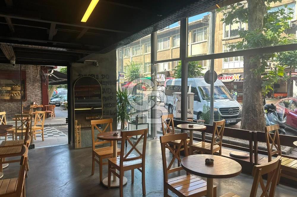 Beşiktaş Ihlamurdere Cad. Köşe Konum Devren Kiralık 3 Katlı Kafe