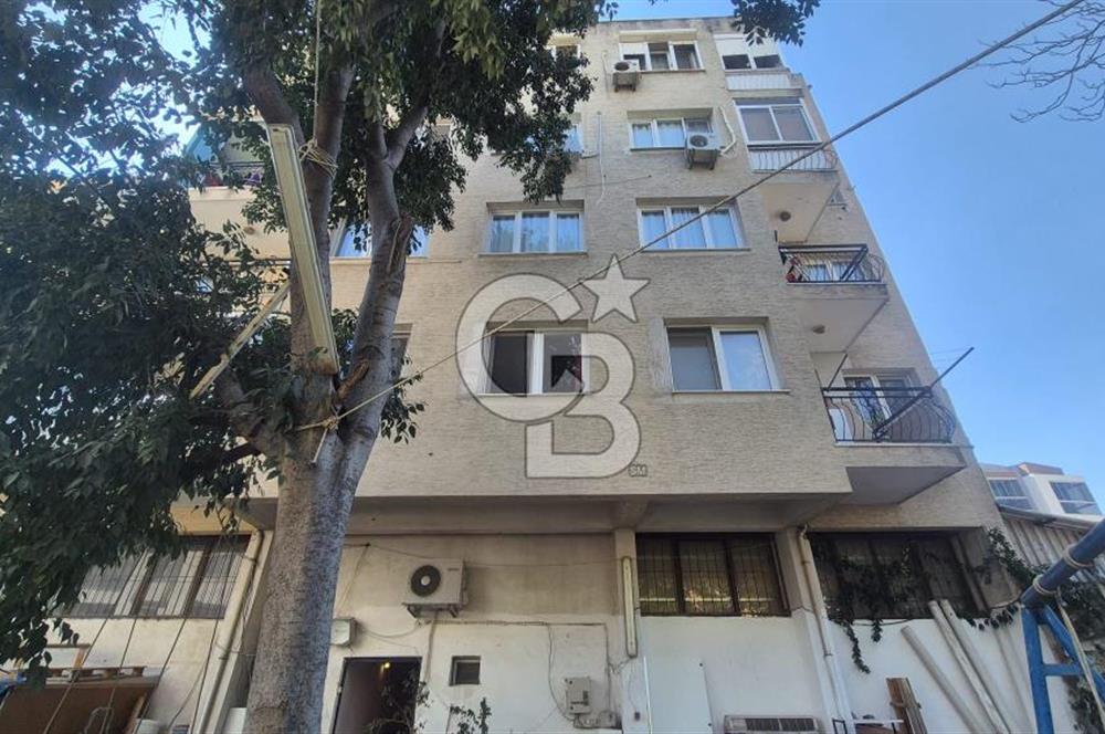 BORNOVA MERKEZDE FULL TADİLATLI BAHÇE KULLANIMLI SATILIK GENİŞ 3+1 DAİRE