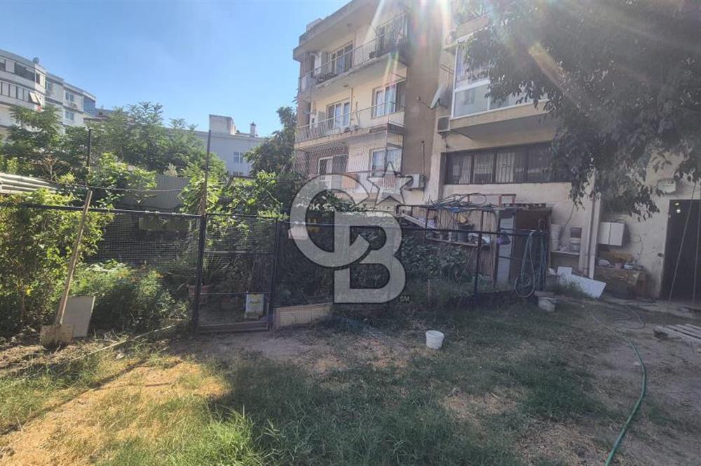 BORNOVA MERKEZDE FULL TADİLATLI BAHÇE KULLANIMLI SATILIK GENİŞ 3+1 DAİRE