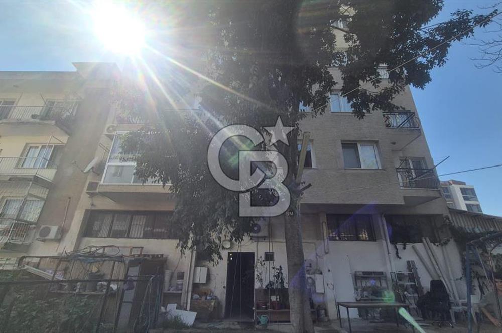 BORNOVA MERKEZDE FULL TADİLATLI BAHÇE KULLANIMLI SATILIK GENİŞ 3+1 DAİRE