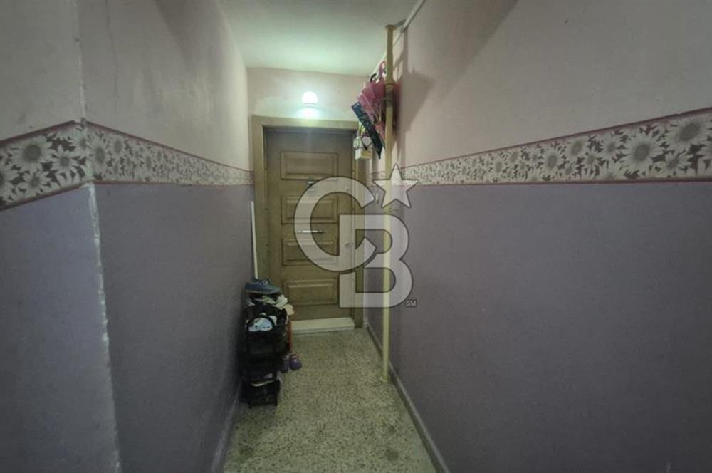 BORNOVA MERKEZDE FULL TADİLATLI BAHÇE KULLANIMLI SATILIK GENİŞ 3+1 DAİRE