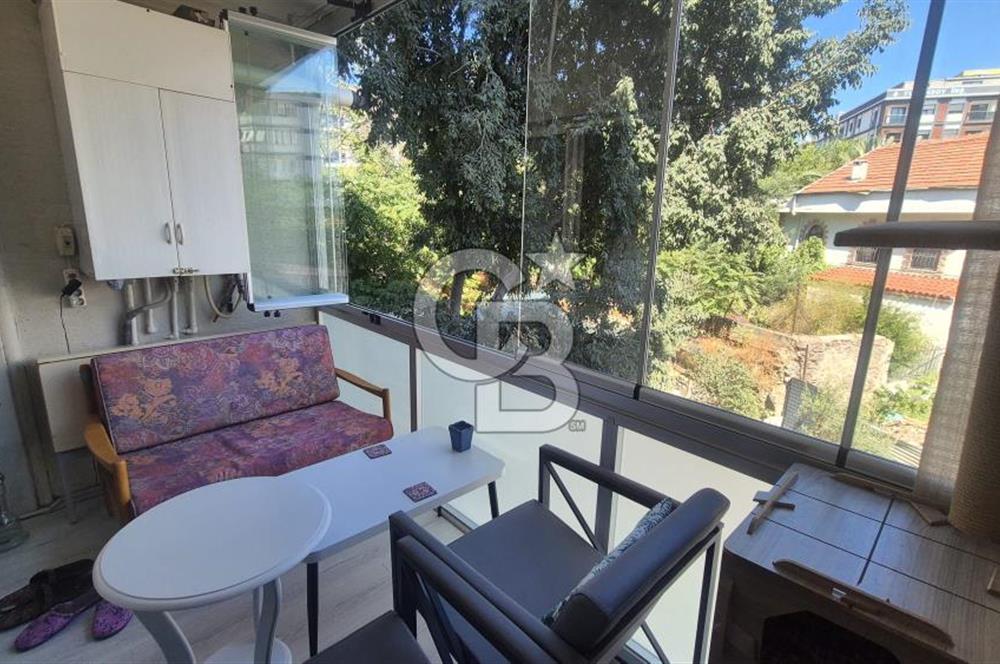 BORNOVA MERKEZDE FULL TADİLATLI BAHÇE KULLANIMLI SATILIK GENİŞ 3+1 DAİRE