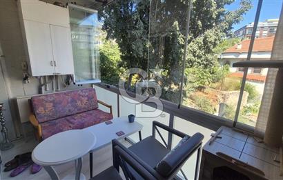 BORNOVA MERKEZDE FULL TADİLATLI BAHÇE KULLANIMLI SATILIK GENİŞ 3+1 DAİRE