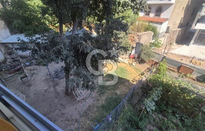 BORNOVA MERKEZDE FULL TADİLATLI BAHÇE KULLANIMLI SATILIK GENİŞ 3+1 DAİRE
