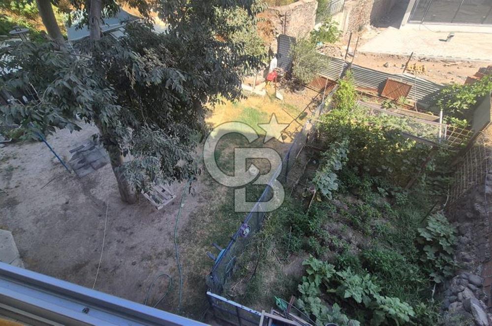 BORNOVA MERKEZDE FULL TADİLATLI BAHÇE KULLANIMLI SATILIK GENİŞ 3+1 DAİRE