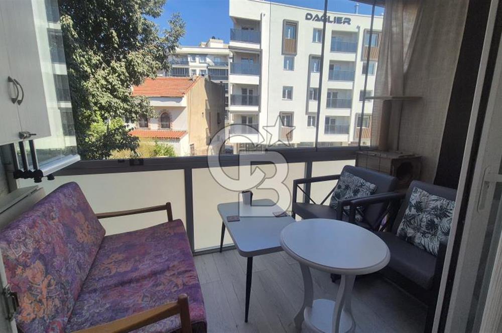 BORNOVA MERKEZDE FULL TADİLATLI BAHÇE KULLANIMLI SATILIK GENİŞ 3+1 DAİRE