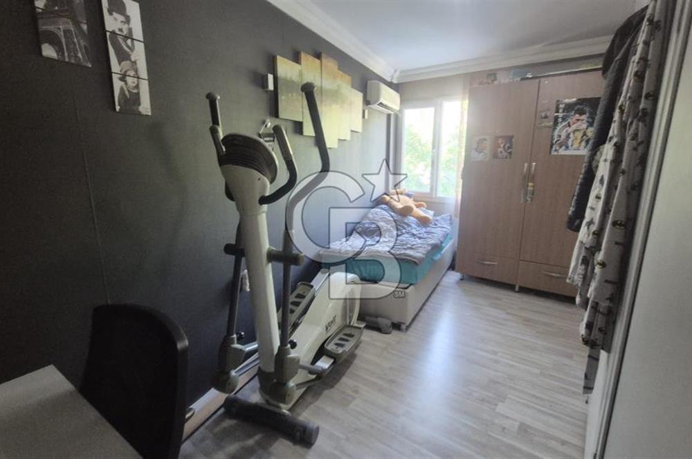 BORNOVA MERKEZDE FULL TADİLATLI BAHÇE KULLANIMLI SATILIK GENİŞ 3+1 DAİRE