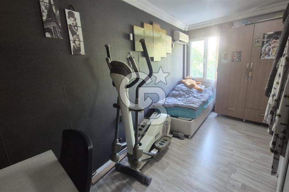 BORNOVA MERKEZDE FULL TADİLATLI BAHÇE KULLANIMLI SATILIK GENİŞ 3+1 DAİRE