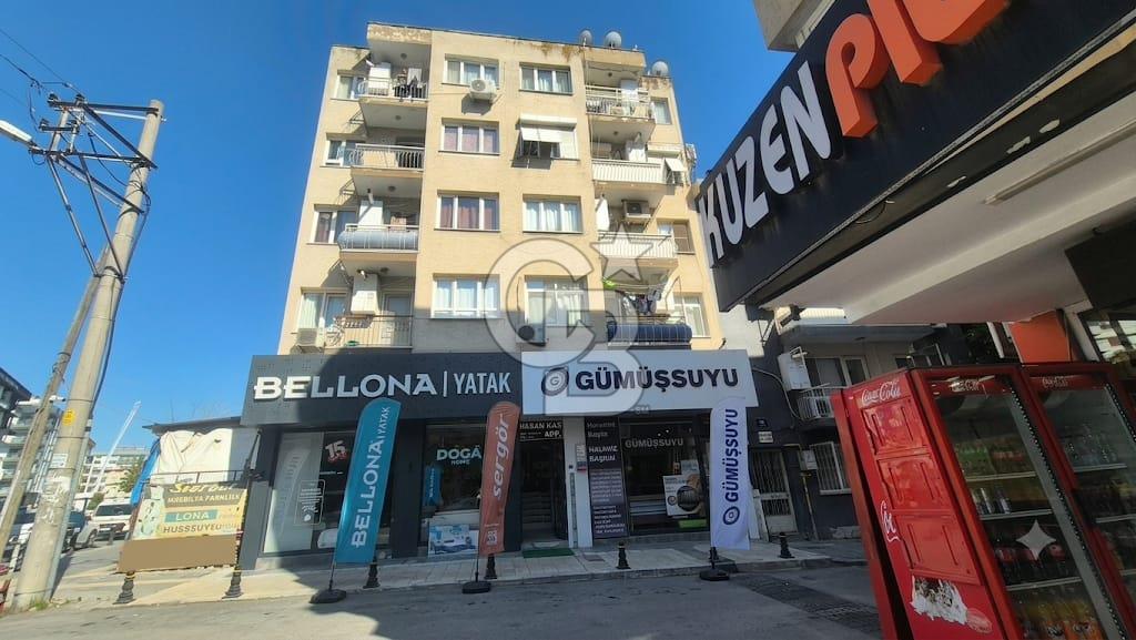 BORNOVA MERKEZDE FULL TADİLATLI BAHÇE KULLANIMLI SATILIK GENİŞ 3+1 DAİRE