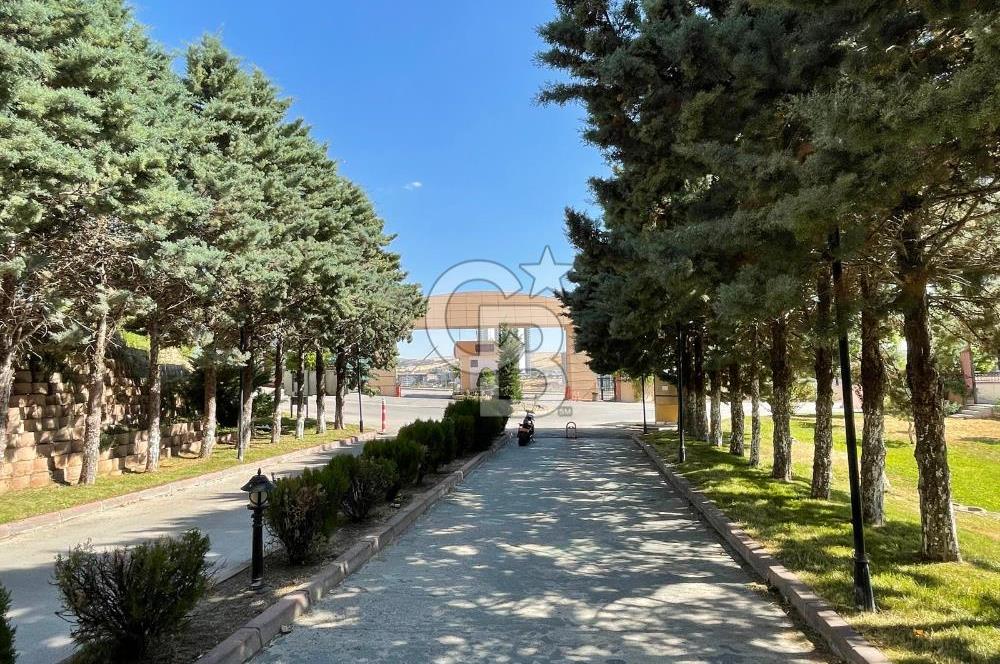 Yeni Atabilge Sitesinin Huzurlu Atmosferinde Kiralık 4+1 Daire