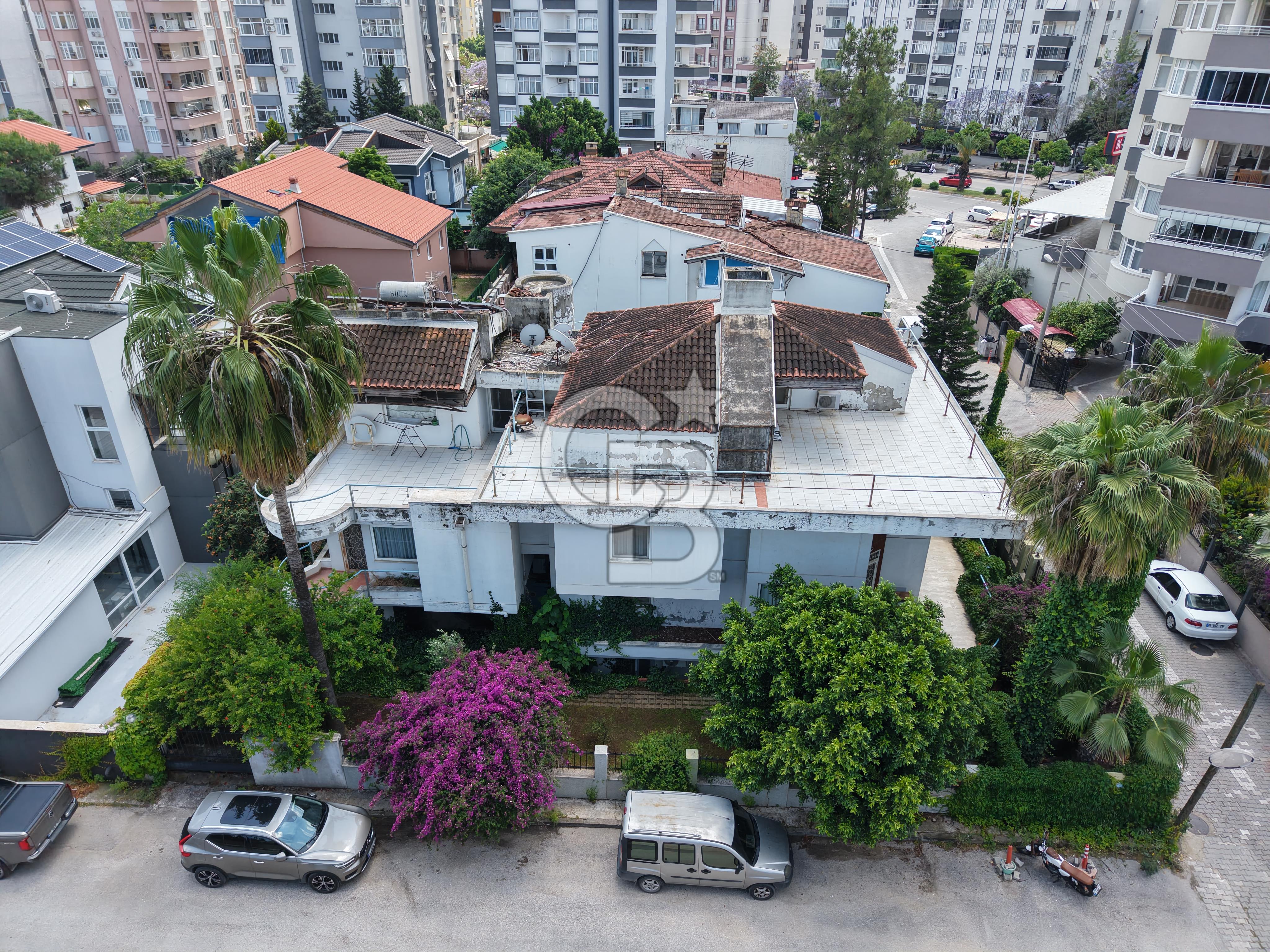 Çukurova Güzelyalı Köşe Parsel Satılık 750m² Havuzlu Ev&Ofis