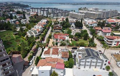 Çukurova Güzelyalı Köşe Parsel Satılık 750m² Havuzlu Ev&Ofis