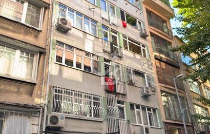 ŞİŞLİ PERİHAN SOKAK YATIRIMLIK | MERKEZİ KONUMDA | 2+1 SATILIK