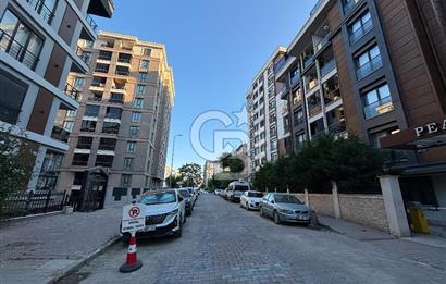 Bahçelievler Pearl Garden'da Balkonlu Otoparklı Kiralık 3+1 Daire
