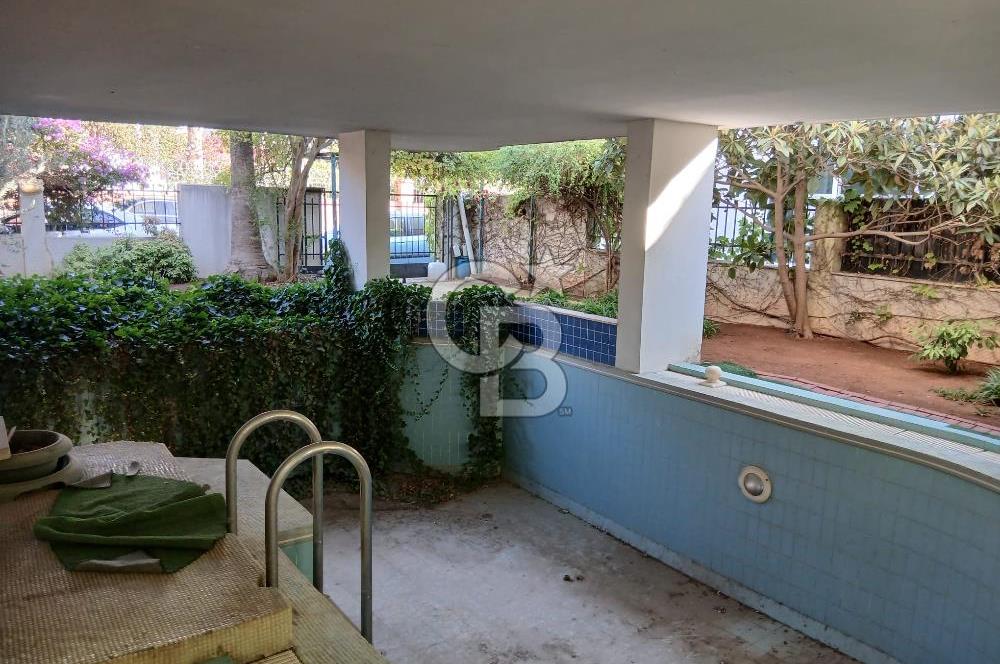 Çukurova Güzelyalı Köşe Parsel Satılık 750m² Havuzlu Ev&Ofis