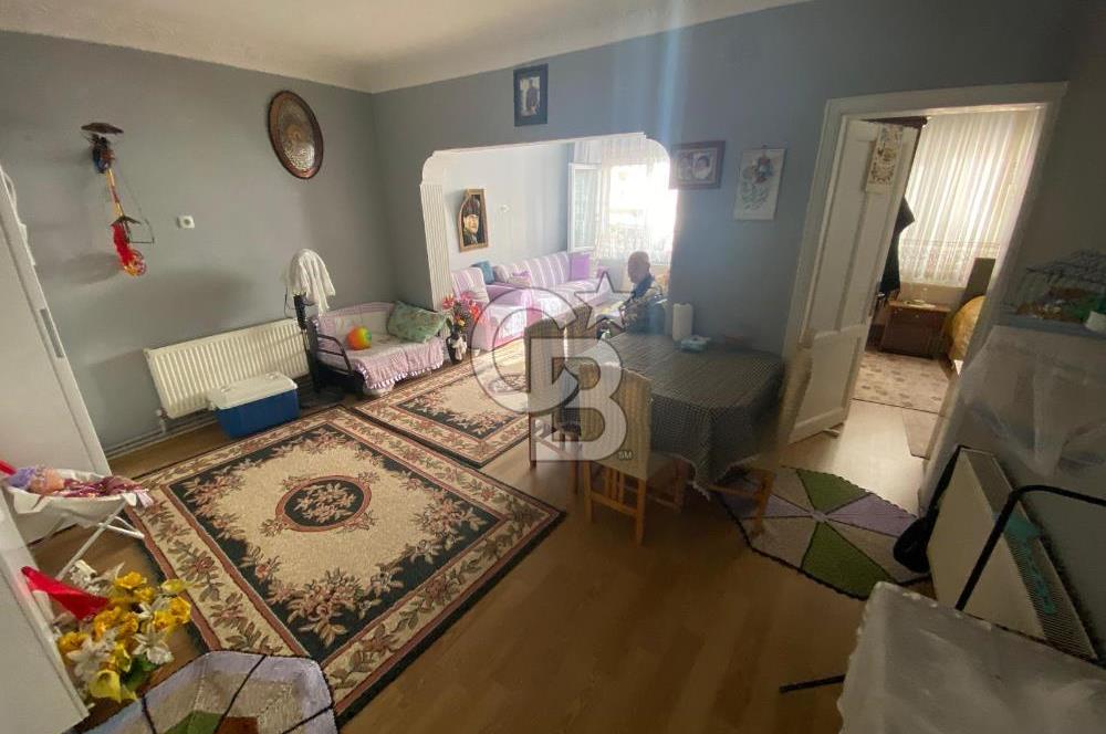 ÇANAKKALE'NİN MERKEZİ'NDE SATILIK GENİŞ FERAH 1+1 DAİRE