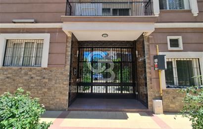 Bayraklı Akın Kıvanç Sokakta Site İçerisinde Satılık 3+1 Daire