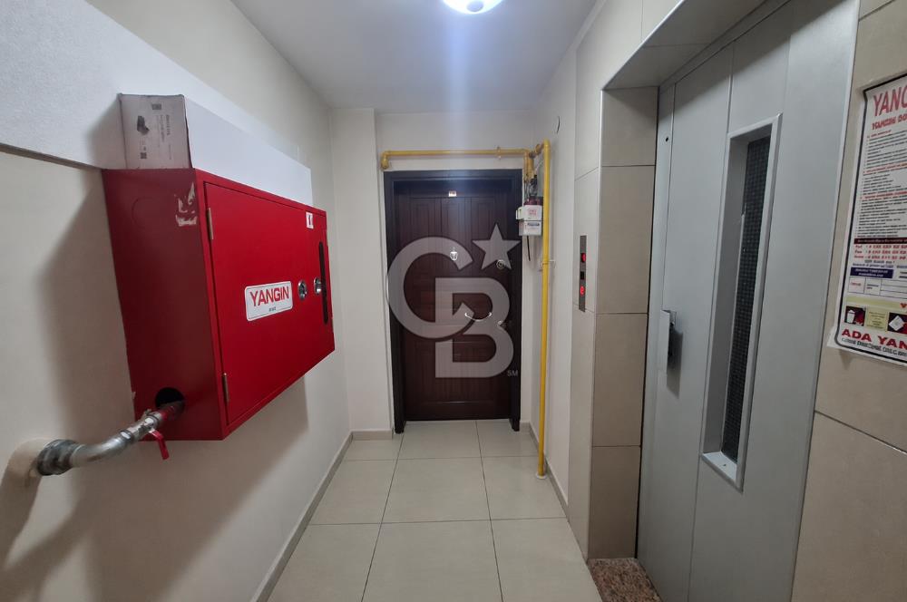 Bayraklı Akın Kıvanç Sokakta Site İçerisinde Satılık 3+1 Daire
