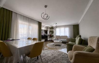 Bayraklı Akın Kıvanç Sokakta Site İçerisinde Satılık 3+1 Daire