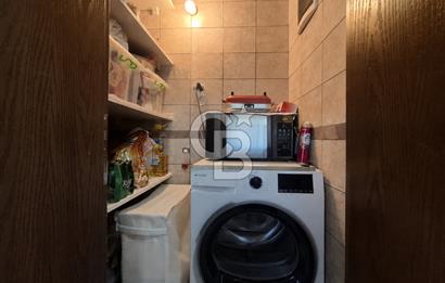 Bayraklı Akın Kıvanç Sokakta Site İçerisinde Satılık 3+1 Daire