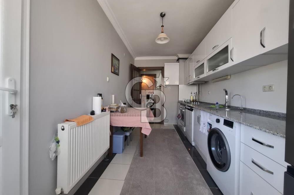 Bayraklı Akın Kıvanç Sokakta Site İçerisinde Satılık 3+1 Daire