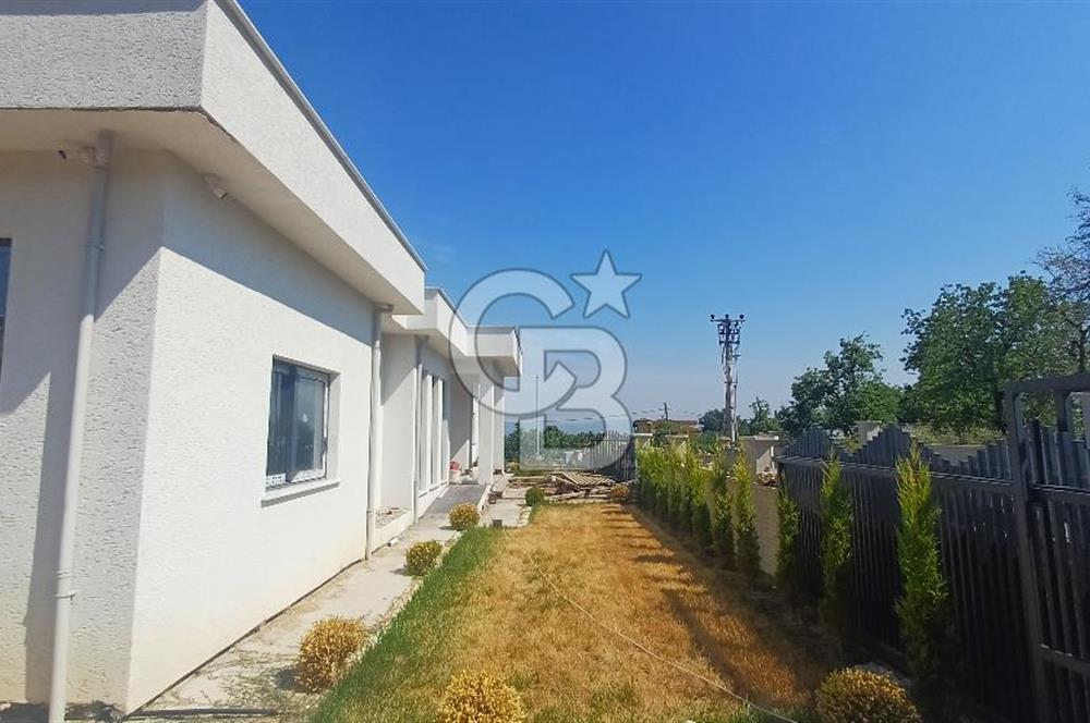 Sapanca ve Kartepe Yanıbaşında Havuzlu Sıfır Yatay Mimari Villa